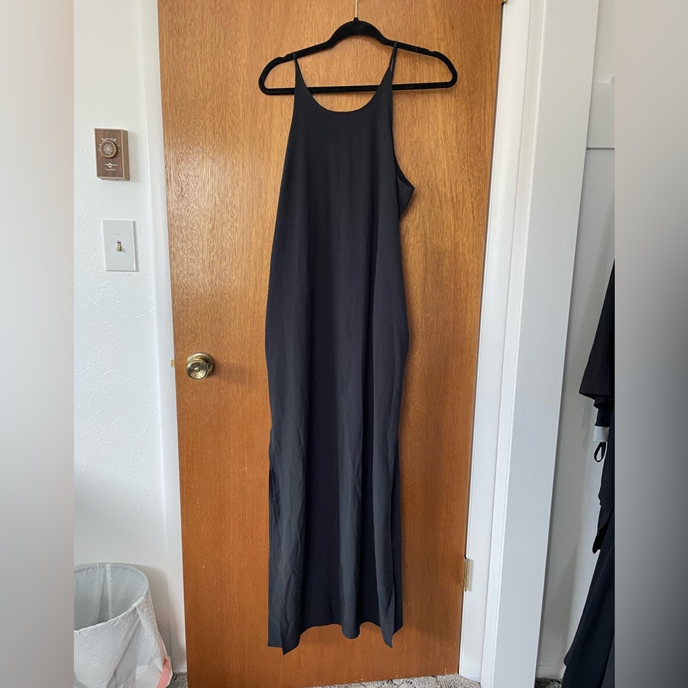 Athleta Hayes Pleated Back Maxi Dress